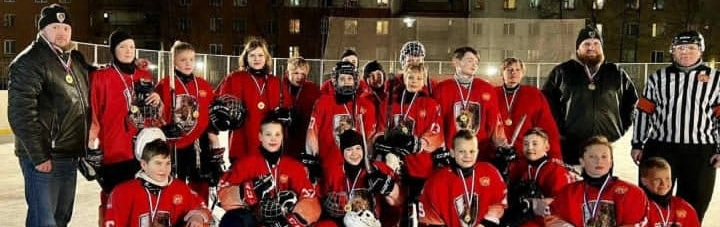 Хоккейная команда «Лицей 369» стала чемпионом городского этапа турнира на призы клуба «Золотая шайба» им А.В.Тарасова в возрастной категории 12-13 лет.